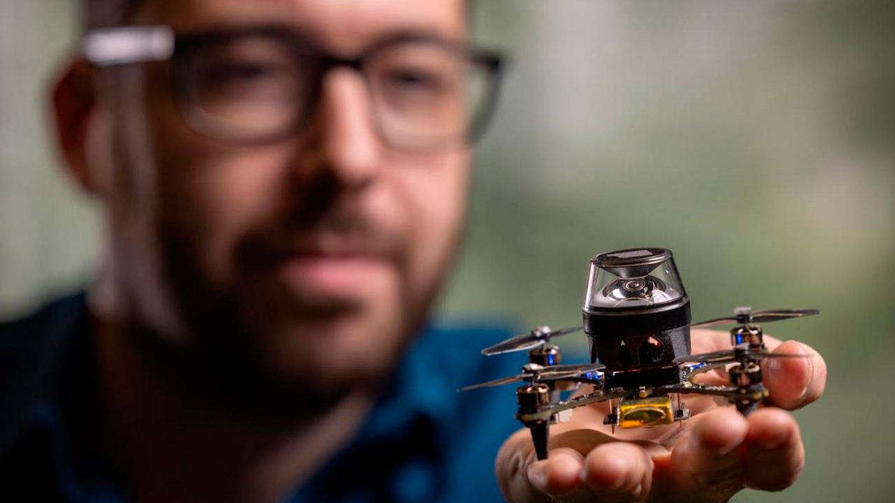 Navegación de mini drones inspirada en hormigas