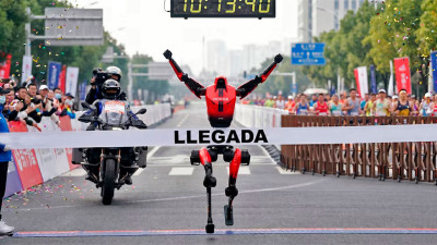 Segunda media maratón de robots en Pekín