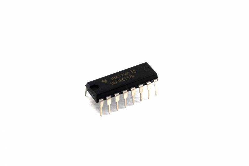 74Hc157