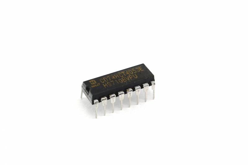 74Hct4053