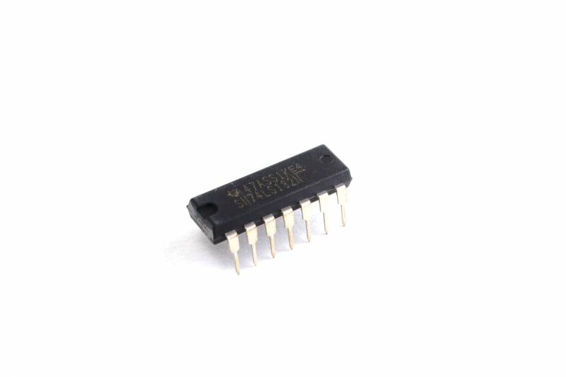 74Ls132