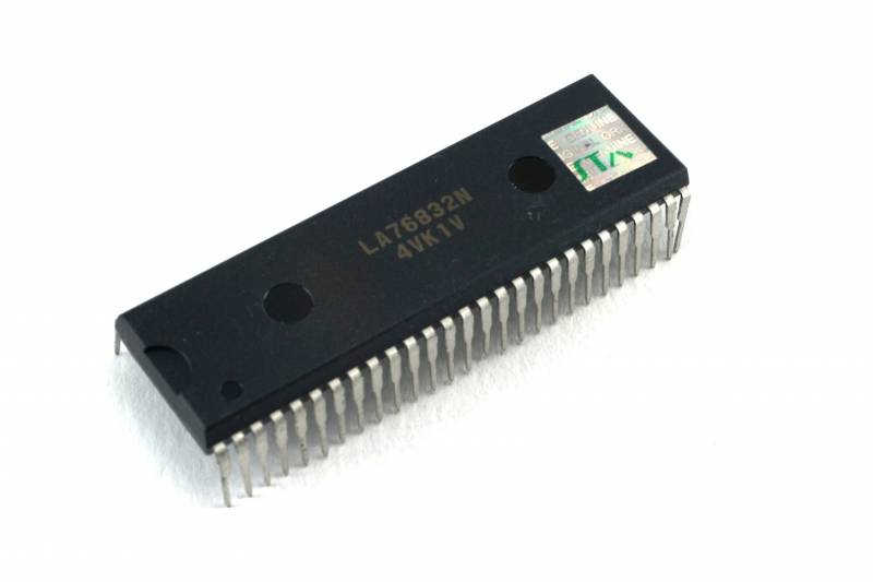 La76832N