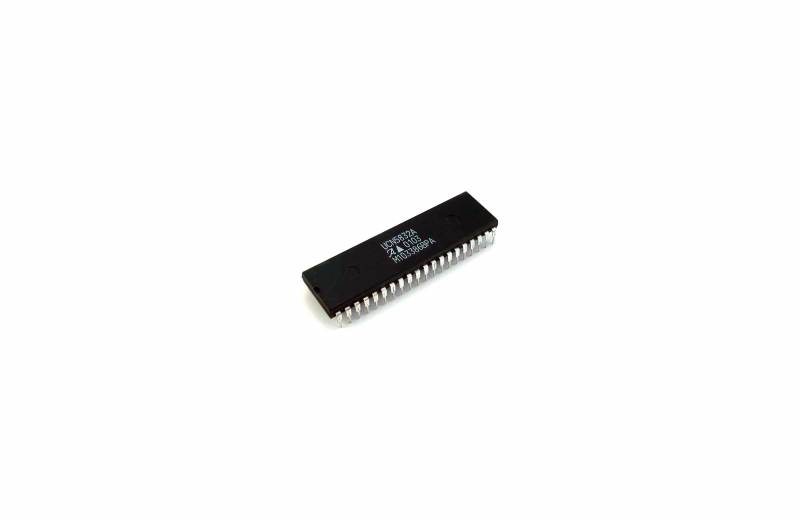 Ucn5832A